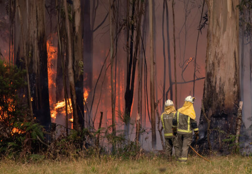 Extinguidos dous pequenos incendios forestais preto de Santa Mariña